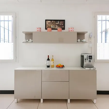 Han/Misafirhane Cameleon Paris *