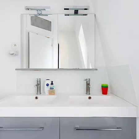 Han/Misafirhane Cameleon Paris *