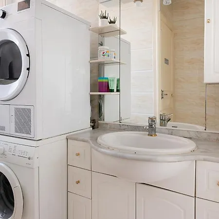 Han/Misafirhane Cameleon Paris Pantin